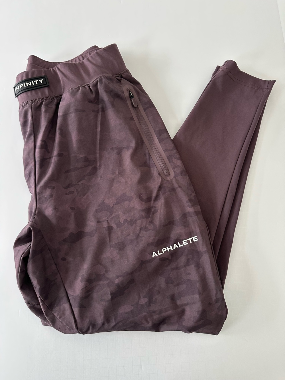 Alphalete Infinity Tech Jogger Pants Women's Size L Burgundy Camo Stretch